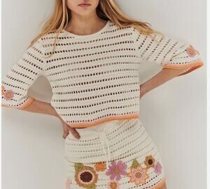 NWT Ghanda Cream Crochet Floral Applique Knit Sweater Top Small